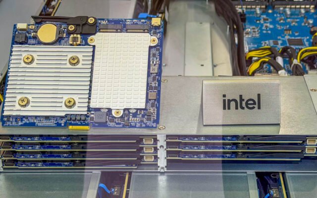 Gigabyte Unveils 40-Node 1U Cluster R1C7-K0A-AS1 at Computex 2026