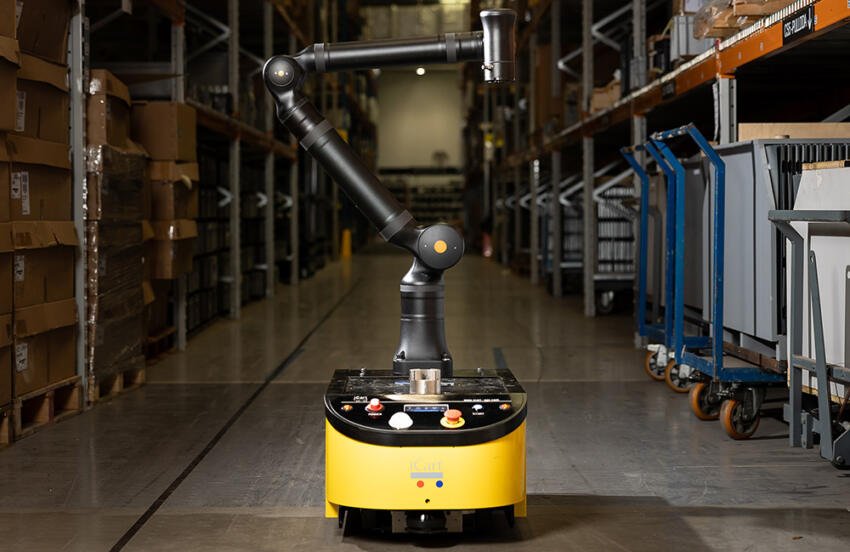 How compact cobot integration enhances autonomous mobile robot applications