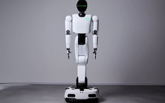 Holiday Robotics raises $105M for its FRIDAY wheeled humanoid