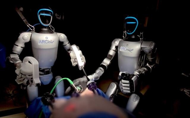 Humanoid robots controlled by surgeons did world-first operation on live pigs