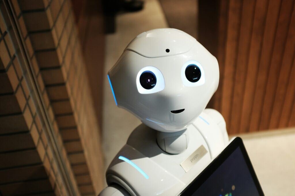 When expressive humanoid robots are awkward, people become wary – new brain…