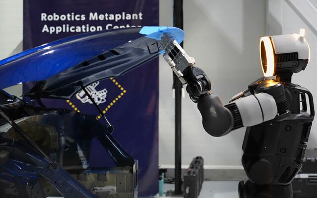Boston Dynamics opens Metaplant Application Center to train Atlas humanoid robots